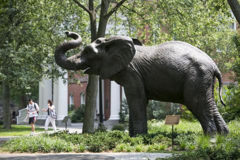Statue of Jumbo the elephant
